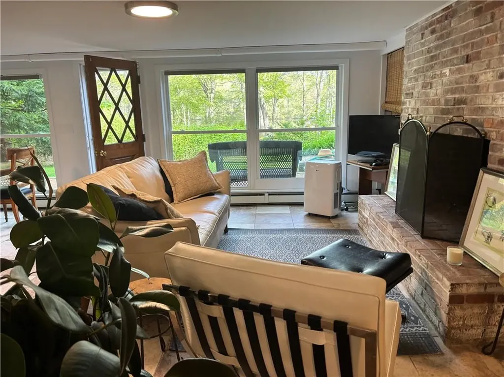 000 Oakwoods Drive South Kingstown RI 02879