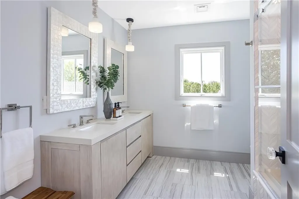 157 Ellery Avenue Middletown RI 02842