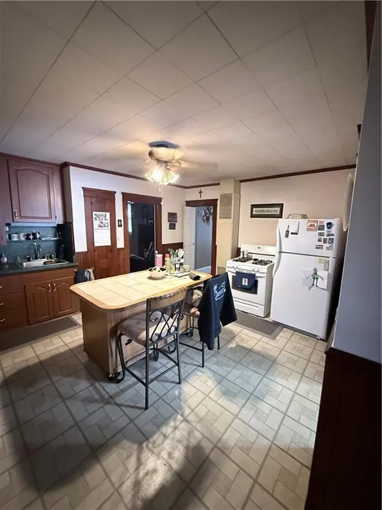 154 Saint Agnes Avenue Woonsocket RI 02895