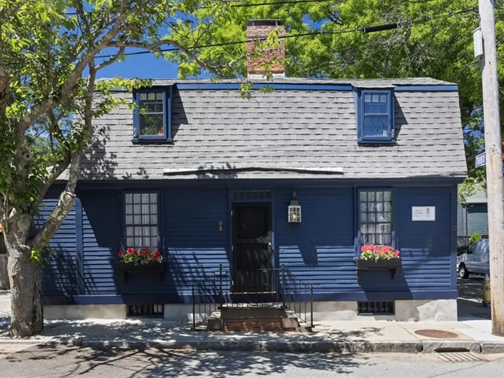15 Willow Street Newport RI 02840