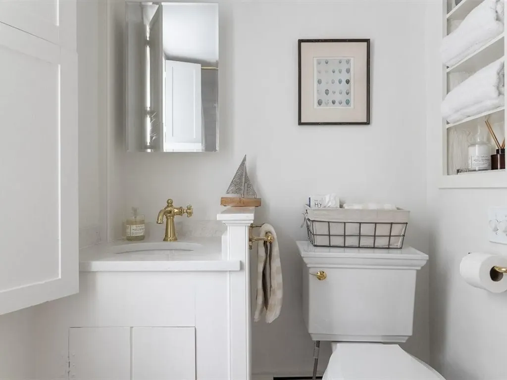 15 Willow Street Newport RI 02840