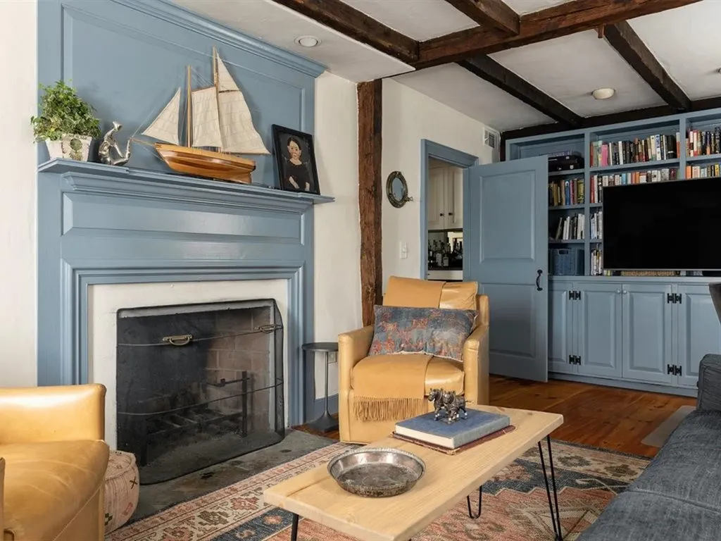 15 Willow Street Newport RI 02840