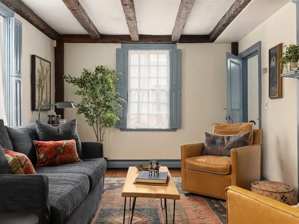 15 Willow Street Newport RI 02840