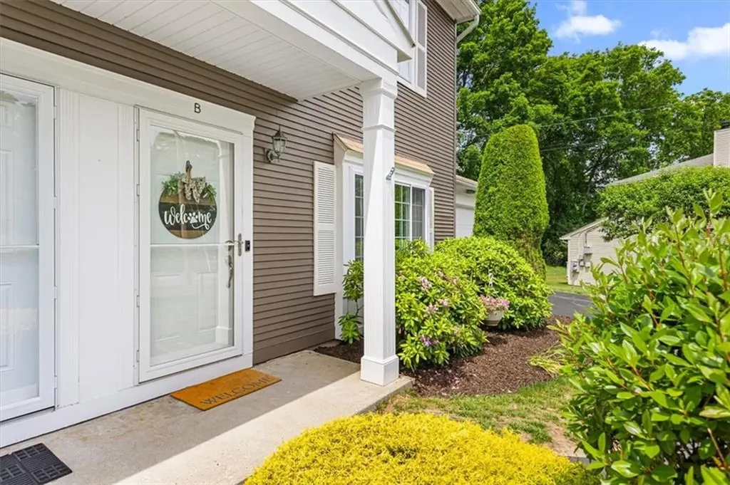 7 Eagle Run Warwick RI 02818