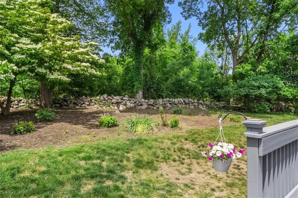 7 Eagle Run Warwick RI 02818