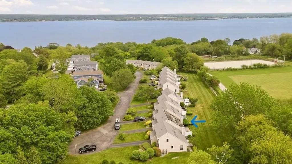 13 Fox Run Portsmouth RI 02871