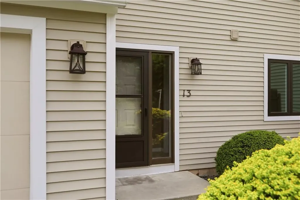 13 Fox Run Portsmouth RI 02871