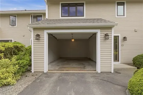 13 Fox Run Portsmouth RI 02871