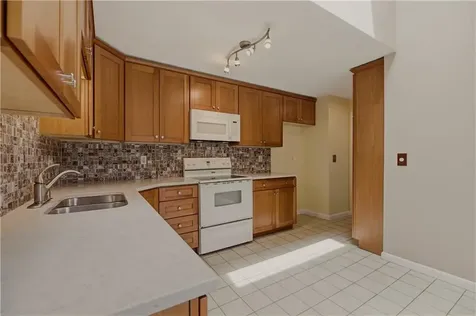 13 Fox Run Portsmouth RI 02871