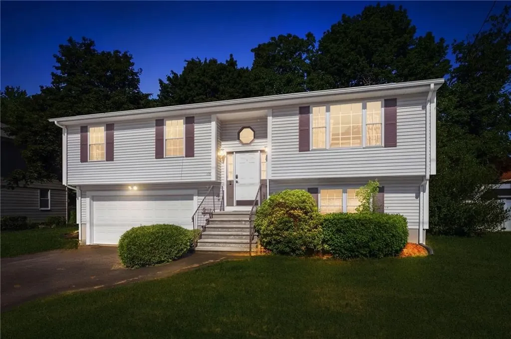 199 Winthrop Street Woonsocket RI 02895