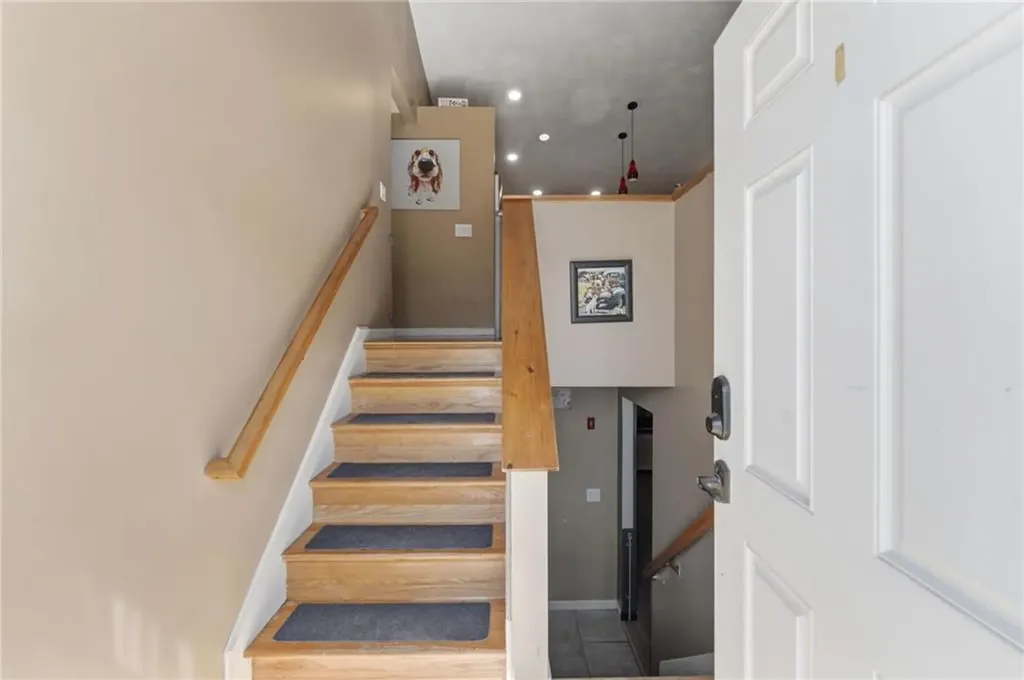 199 Winthrop Street Woonsocket RI 02895
