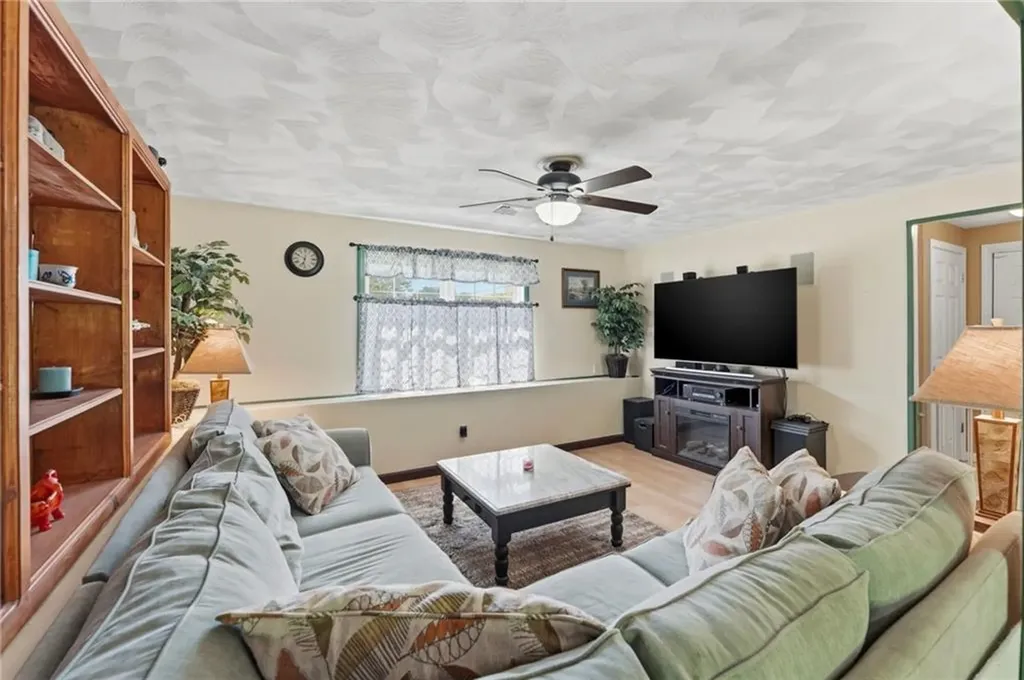 199 Winthrop Street Woonsocket RI 02895