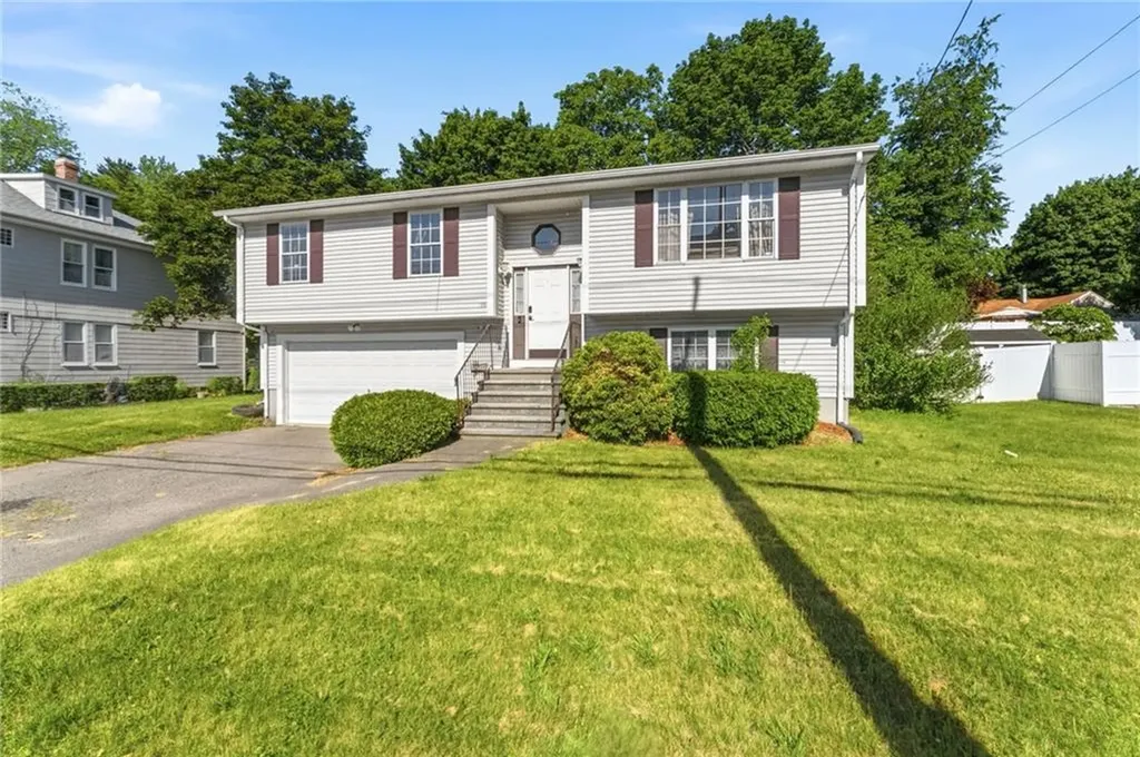 199 Winthrop Street Woonsocket RI 02895