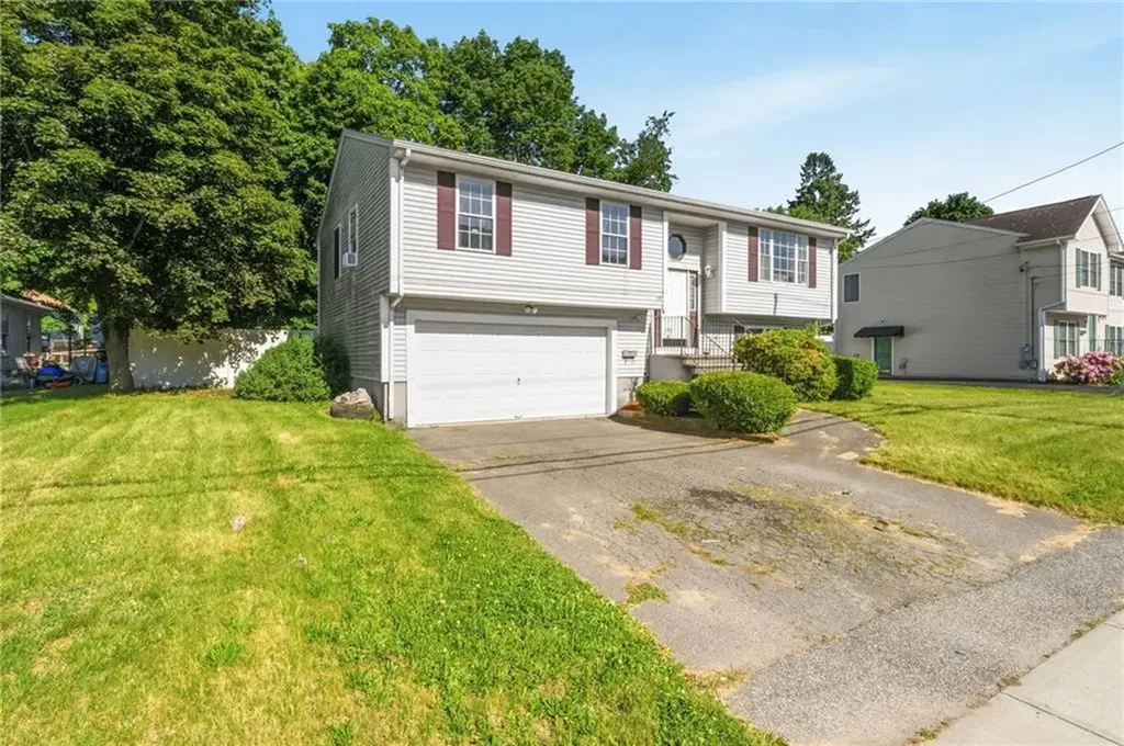 199 Winthrop Street Woonsocket RI 02895