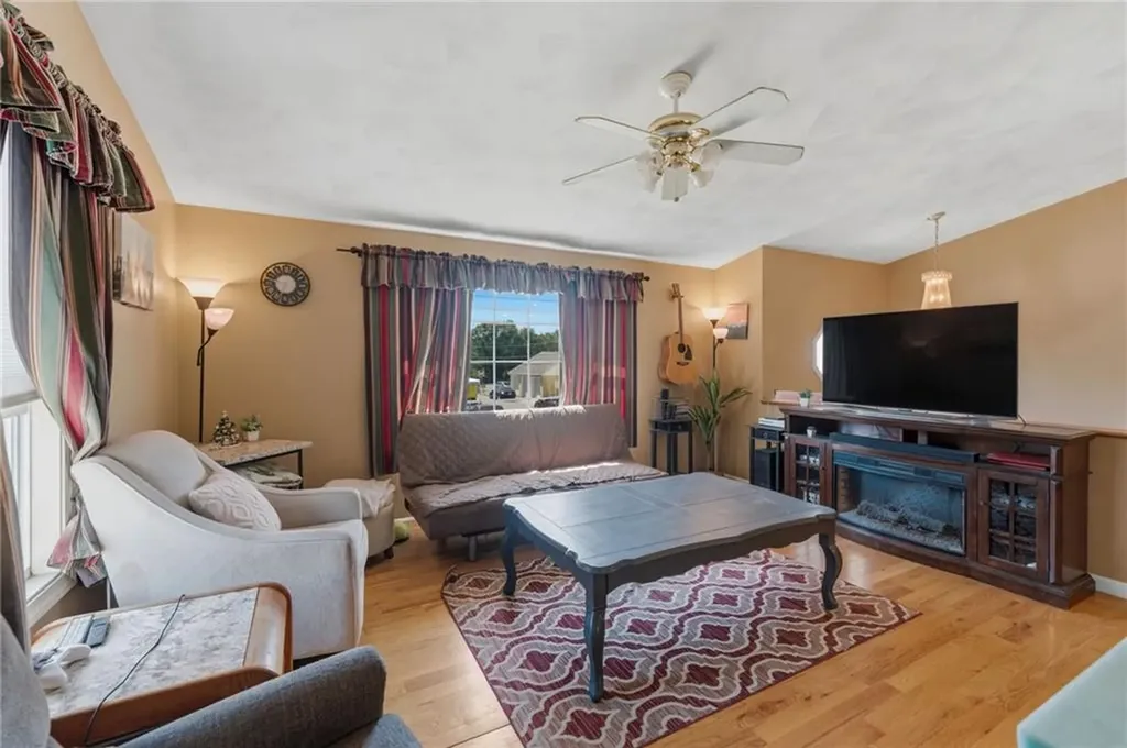 199 Winthrop Street Woonsocket RI 02895