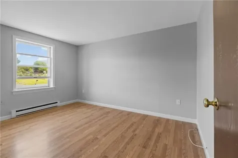 32 Prince Henry Avenue Portsmouth RI 02871