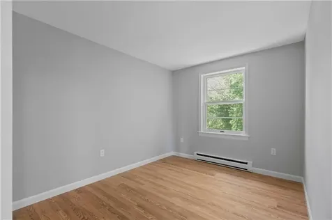 32 Prince Henry Avenue Portsmouth RI 02871