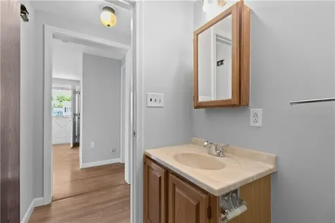 32 Prince Henry Avenue Portsmouth RI 02871