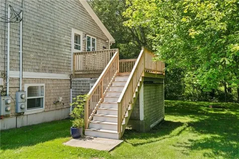 32 Prince Henry Avenue Portsmouth RI 02871