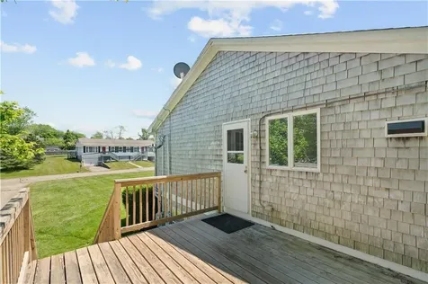 32 Prince Henry Avenue Portsmouth RI 02871