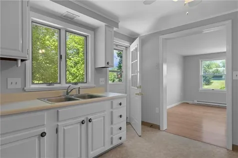 32 Prince Henry Avenue Portsmouth RI 02871