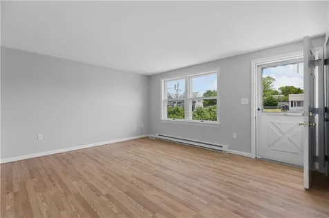 32 Prince Henry Avenue Portsmouth RI 02871