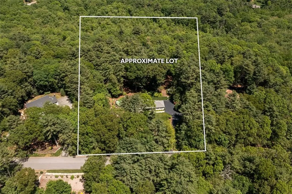 1420 Diplomat Drive East Greenwich RI 02818