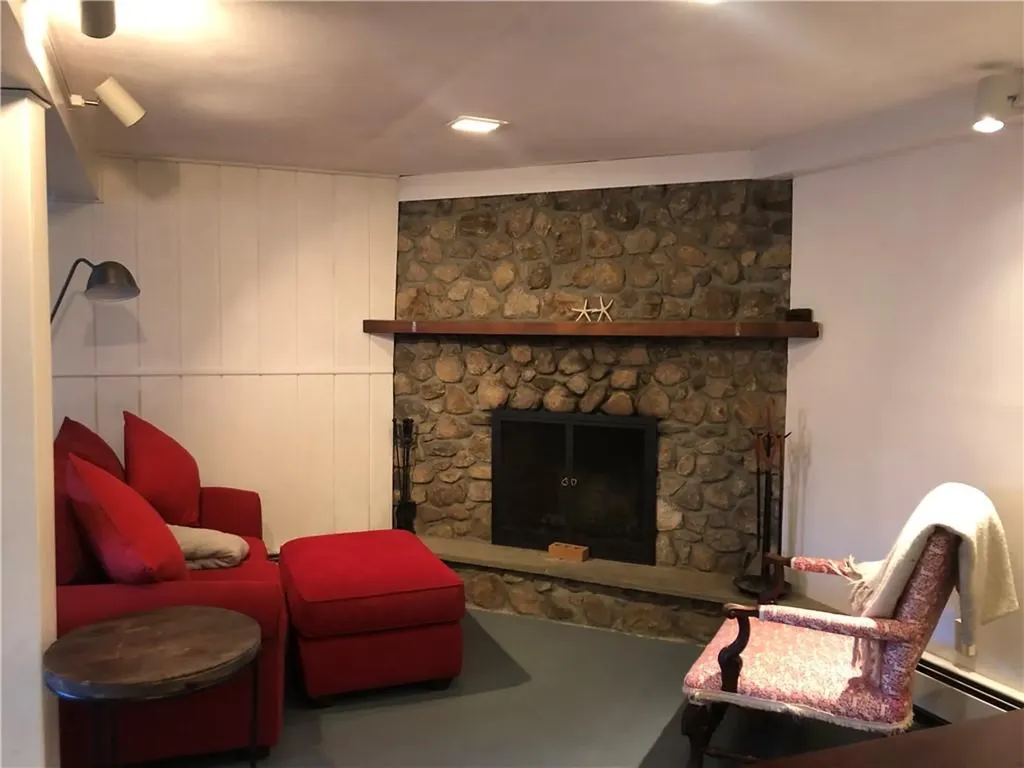 9 Hardwood Lane Westerly RI 02891