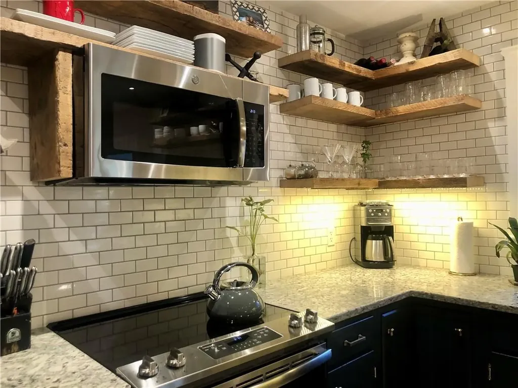 9 Hardwood Lane Westerly RI 02891
