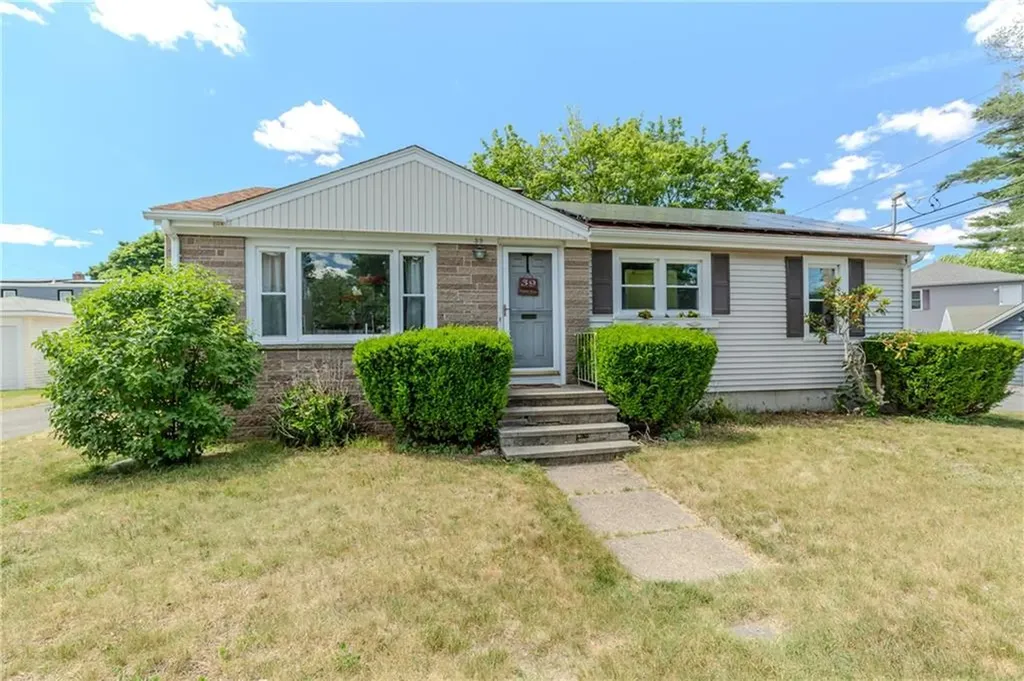 39 Fairview Avenue East Providence RI 02914