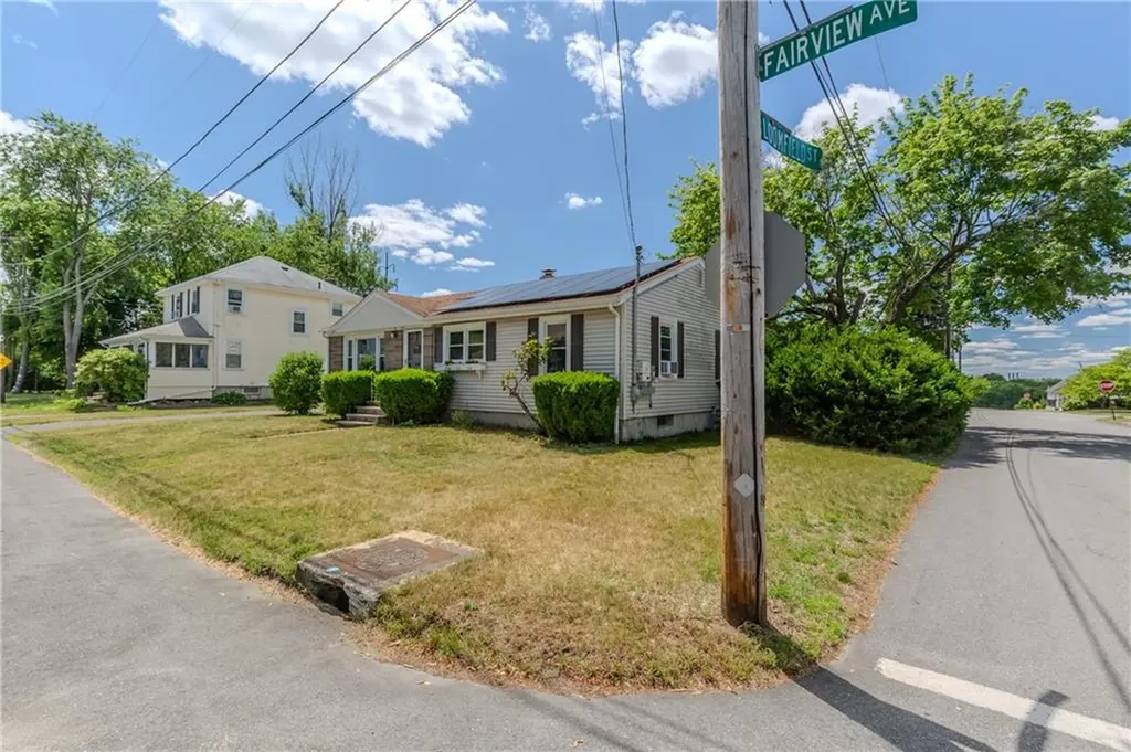 39 Fairview Avenue East Providence RI 02914