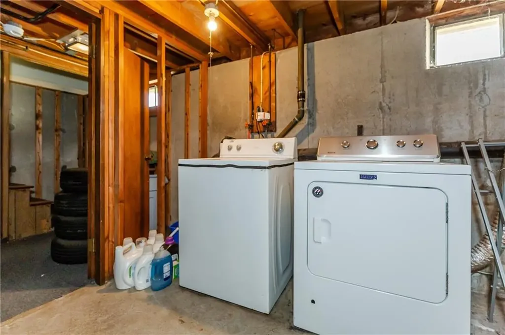 39 Fairview Avenue East Providence RI 02914