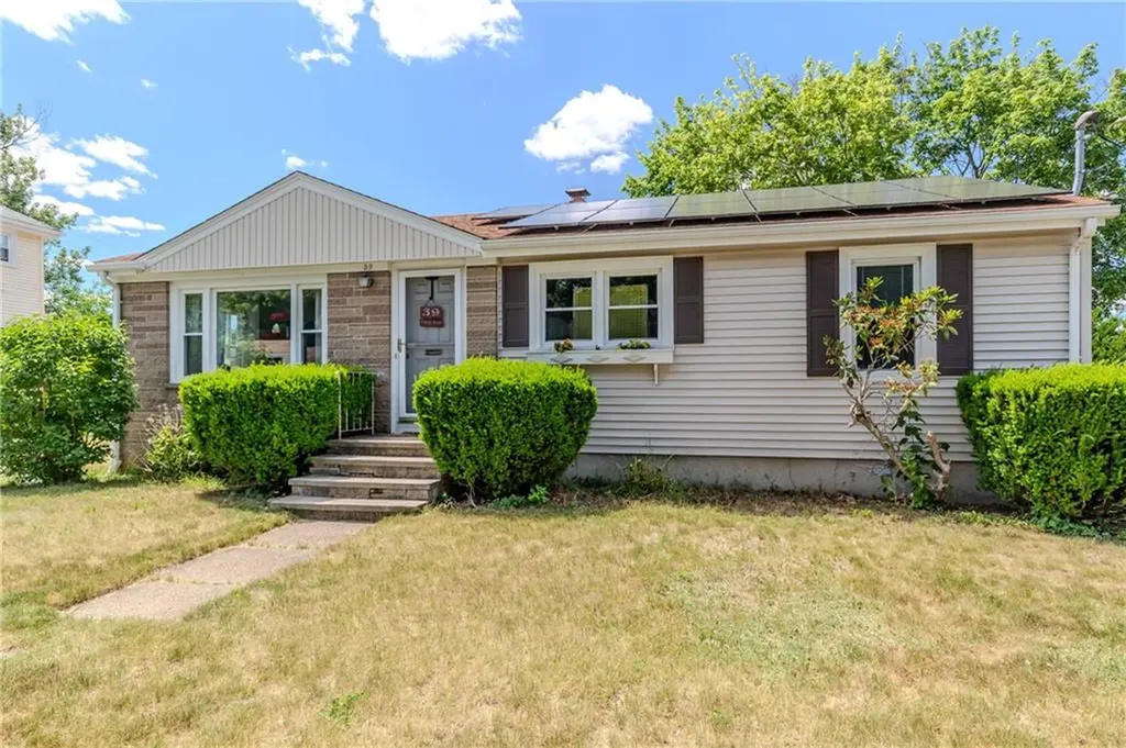 39 Fairview Avenue East Providence RI 02914