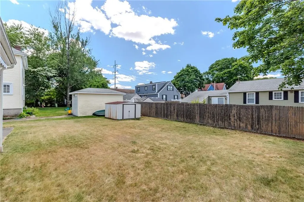 39 Fairview Avenue East Providence RI 02914