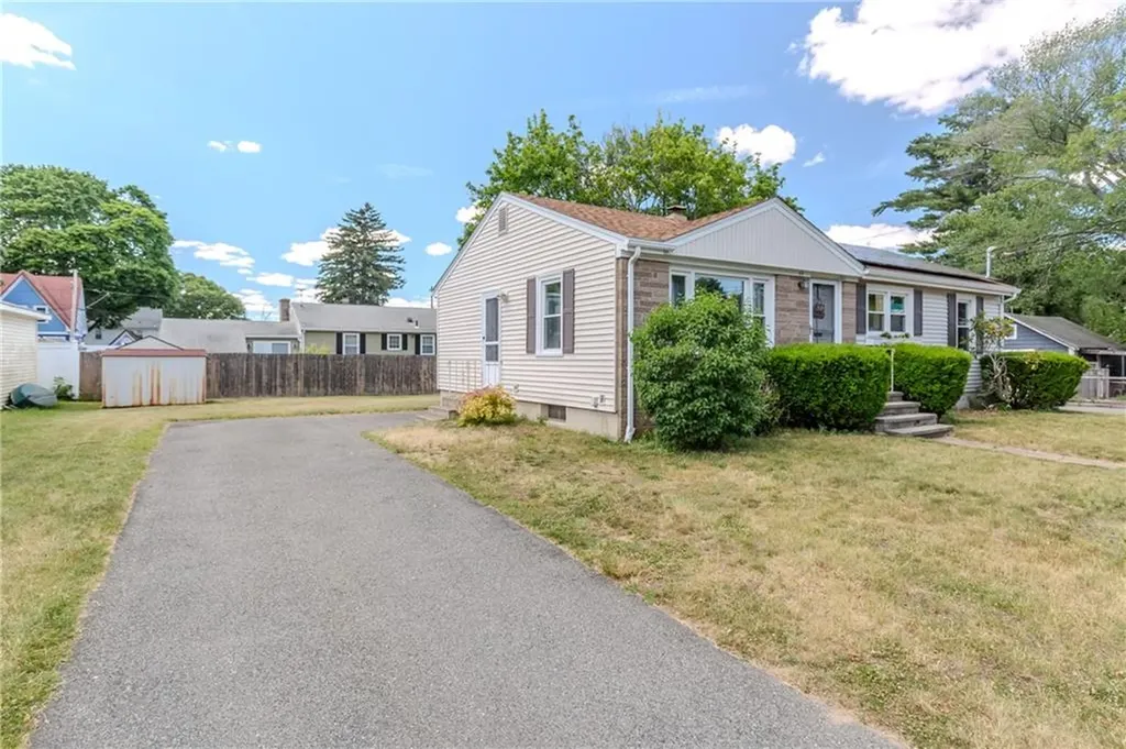 39 Fairview Avenue East Providence RI 02914