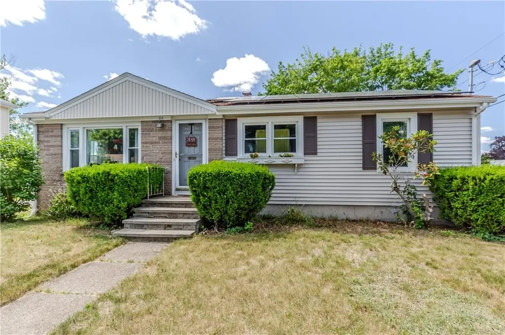 39 Fairview Avenue East Providence RI 02914