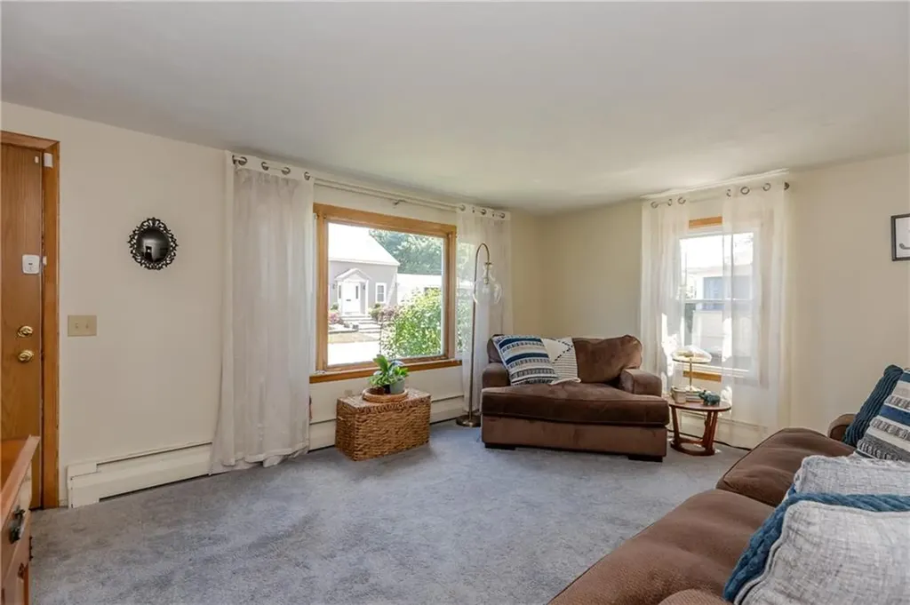 39 Fairview Avenue East Providence RI 02914