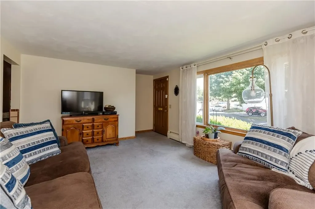 39 Fairview Avenue East Providence RI 02914