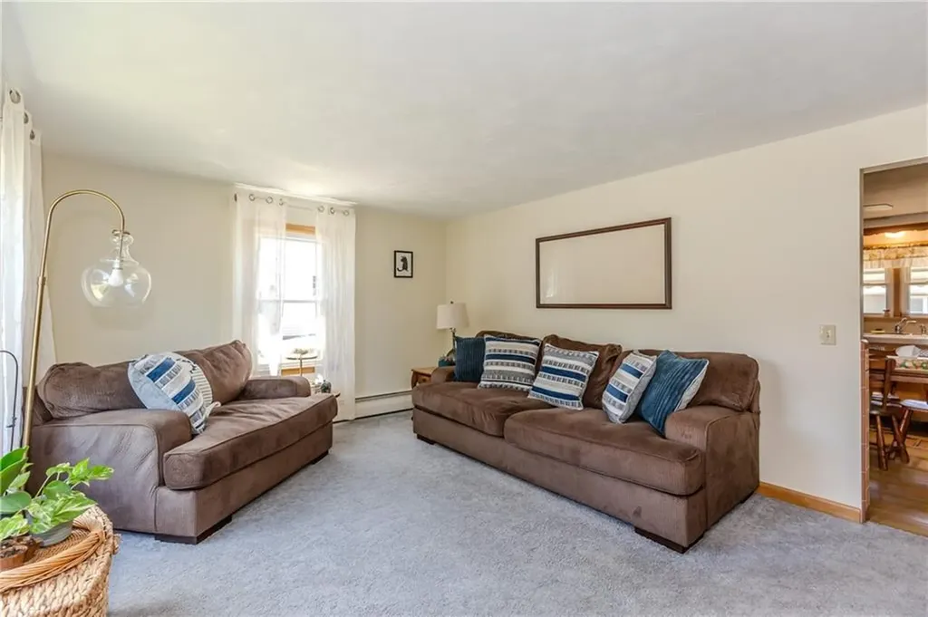 39 Fairview Avenue East Providence RI 02914