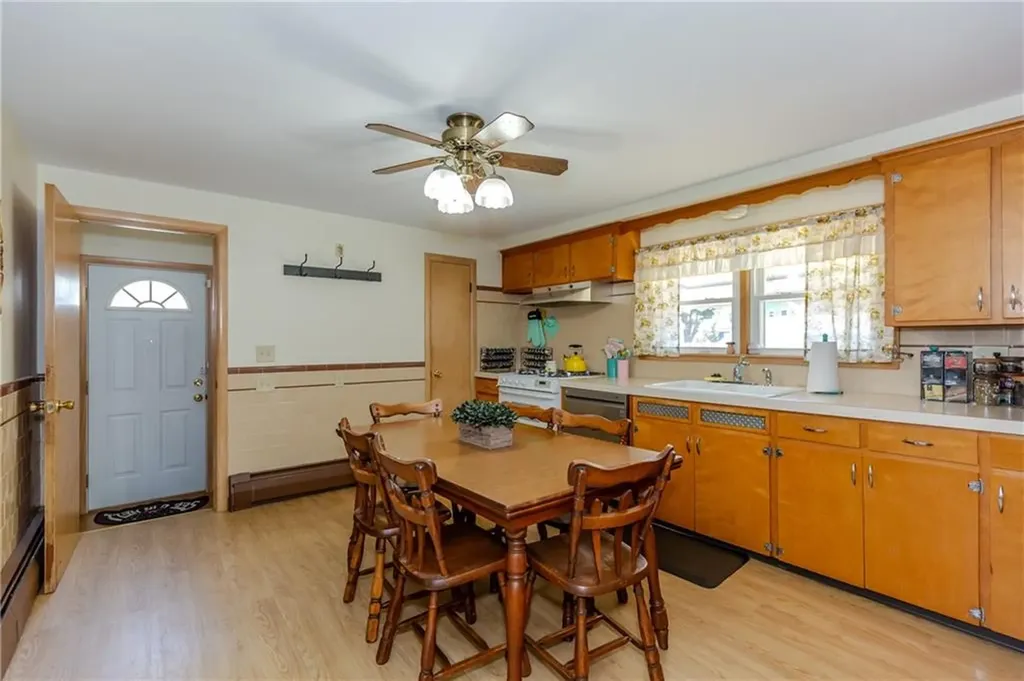 39 Fairview Avenue East Providence RI 02914