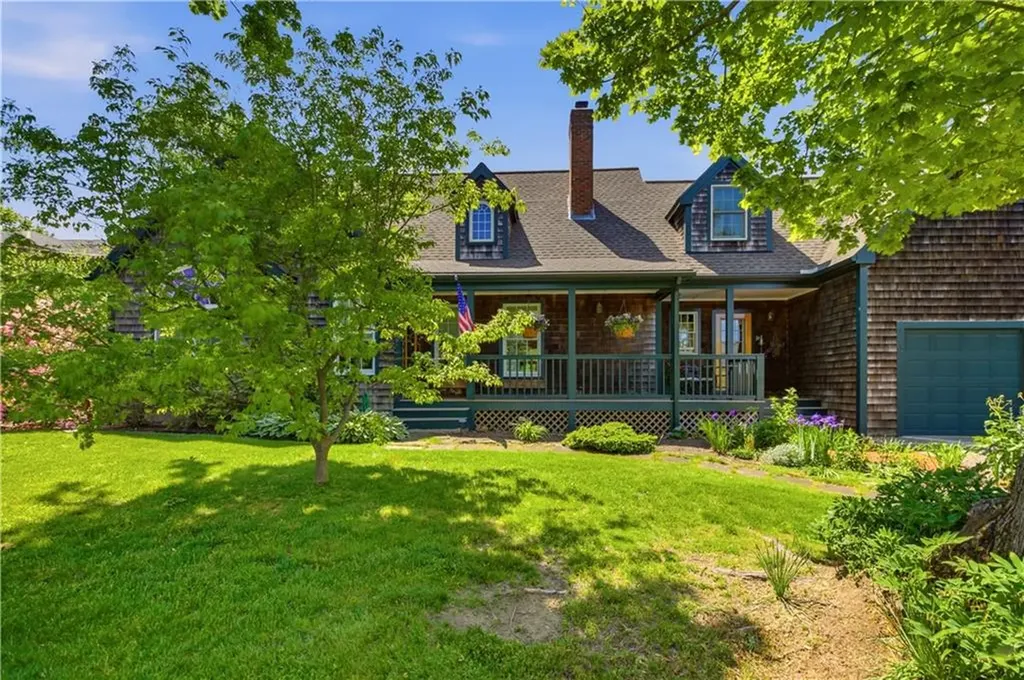 82 Clinton Avenue Jamestown RI 02835