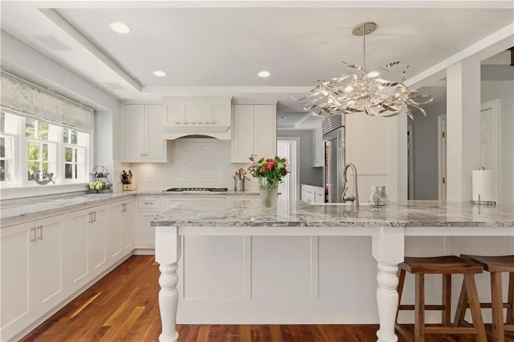 82 Clinton Avenue Jamestown RI 02835