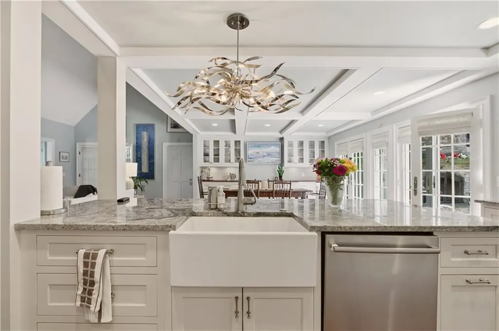 82 Clinton Avenue Jamestown RI 02835