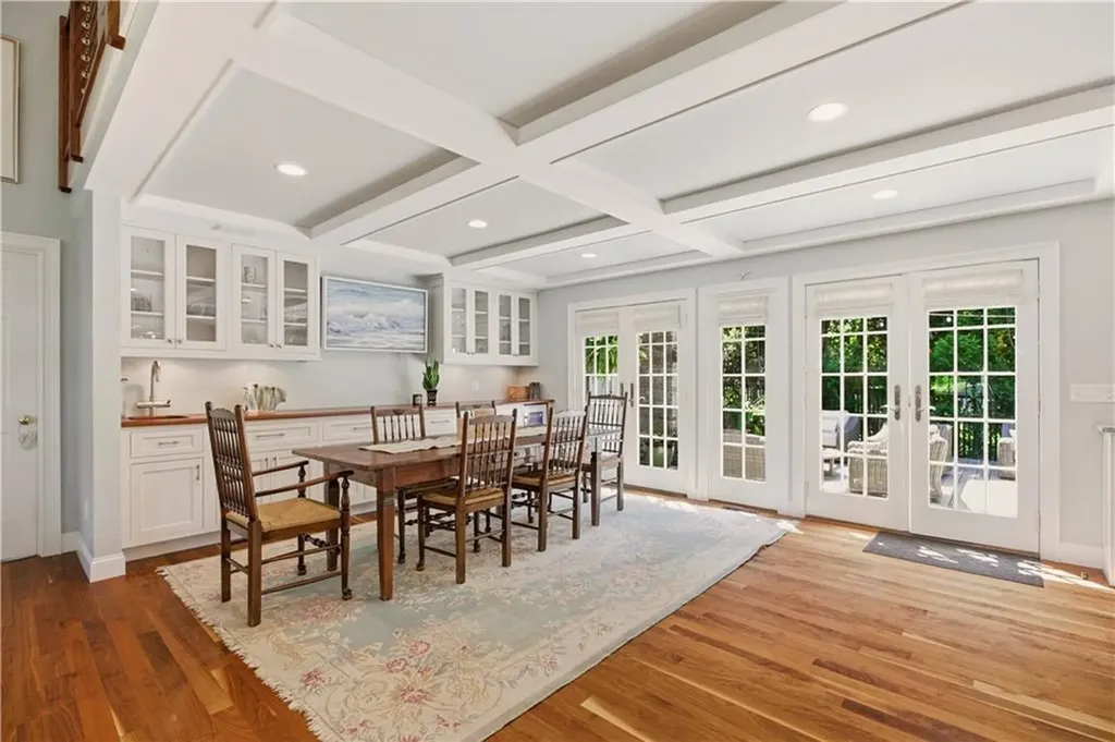 82 Clinton Avenue Jamestown RI 02835