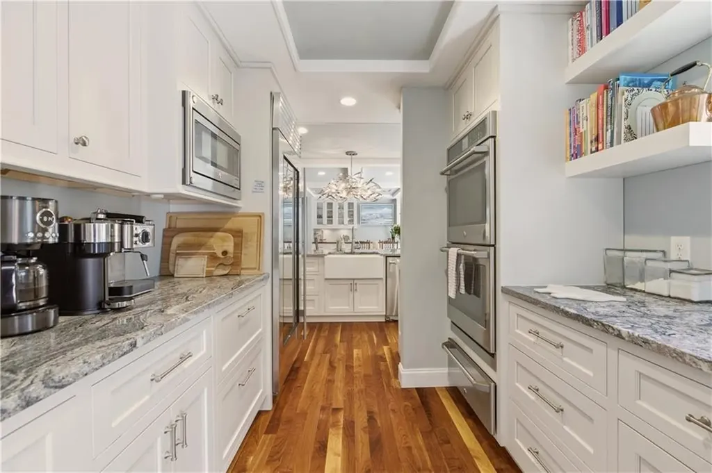 82 Clinton Avenue Jamestown RI 02835