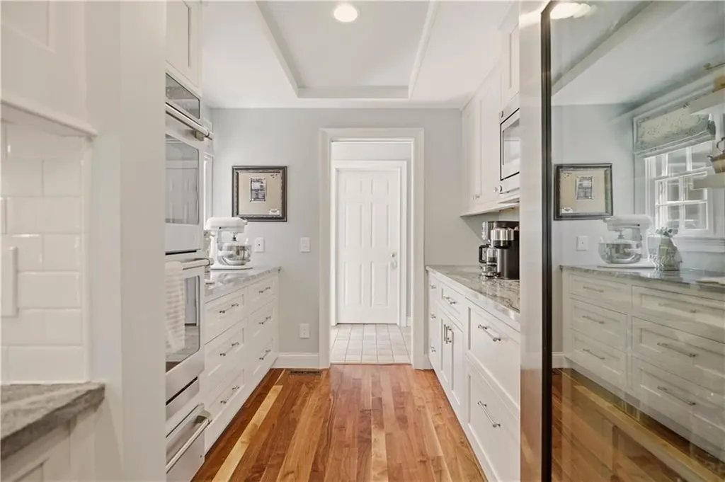 82 Clinton Avenue Jamestown RI 02835
