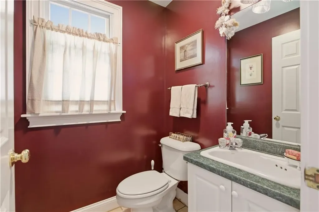 82 Clinton Avenue Jamestown RI 02835
