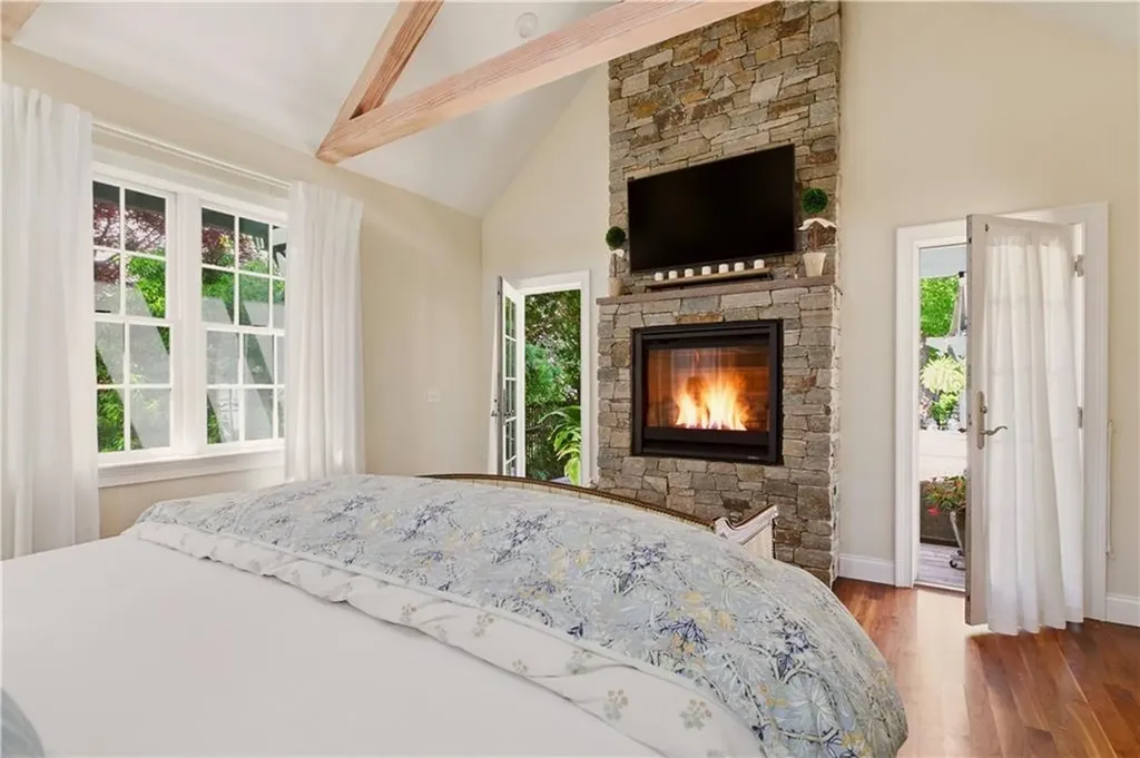 82 Clinton Avenue Jamestown RI 02835