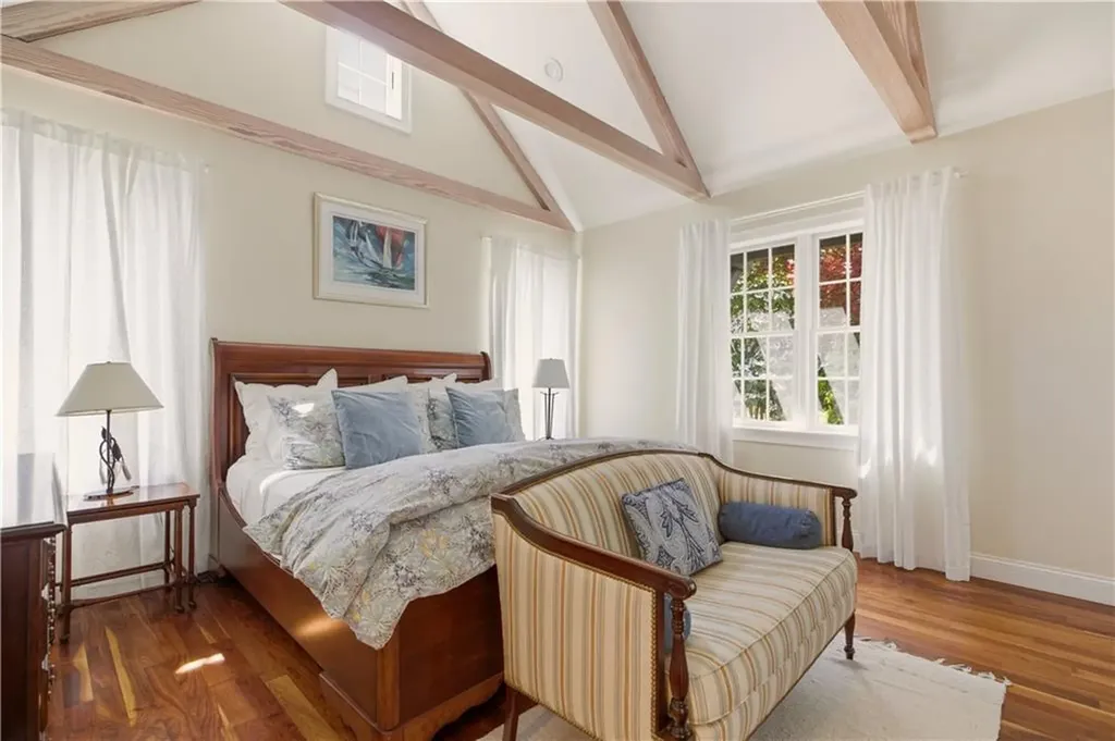 82 Clinton Avenue Jamestown RI 02835