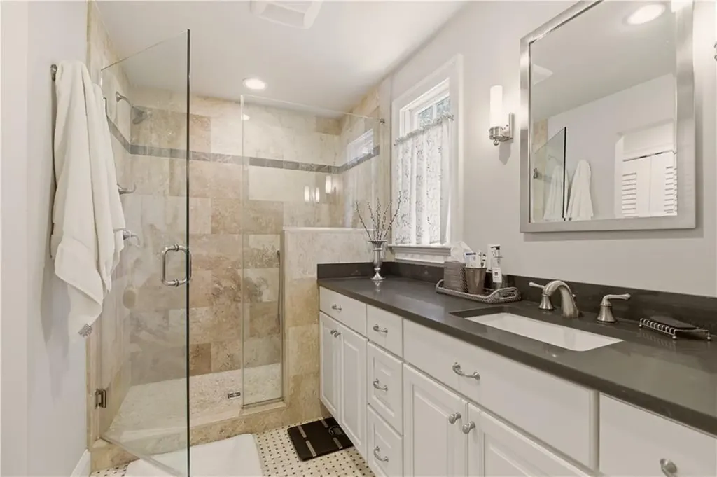 82 Clinton Avenue Jamestown RI 02835
